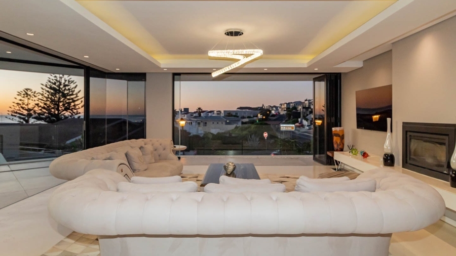 5 Bedroom Property for Sale in Bloubergstrand Western Cape